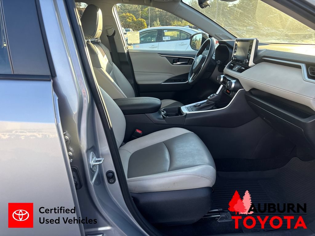 Certified 2021 Toyota RAV4 XLE Premium AWD/4WD image 29