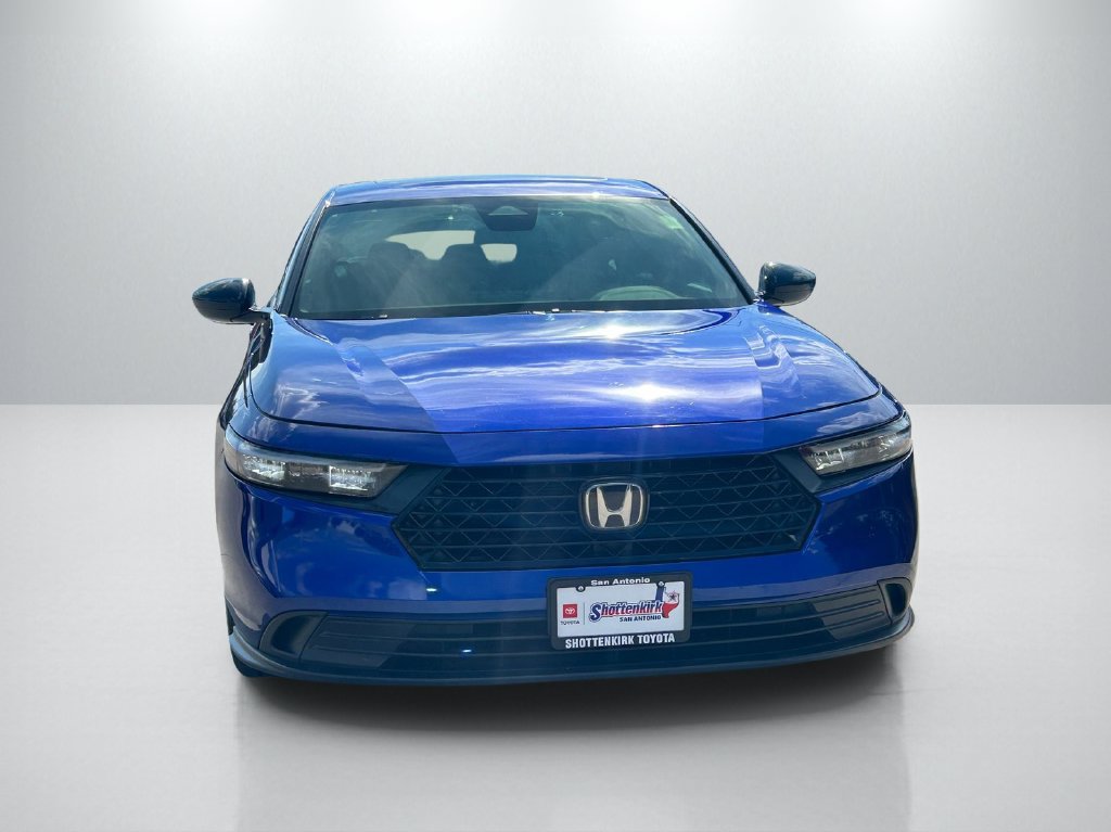 Used 2023 Honda Accord Sport image 2