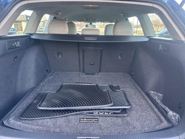 Used 2018 Volkswagen Golf S image 7