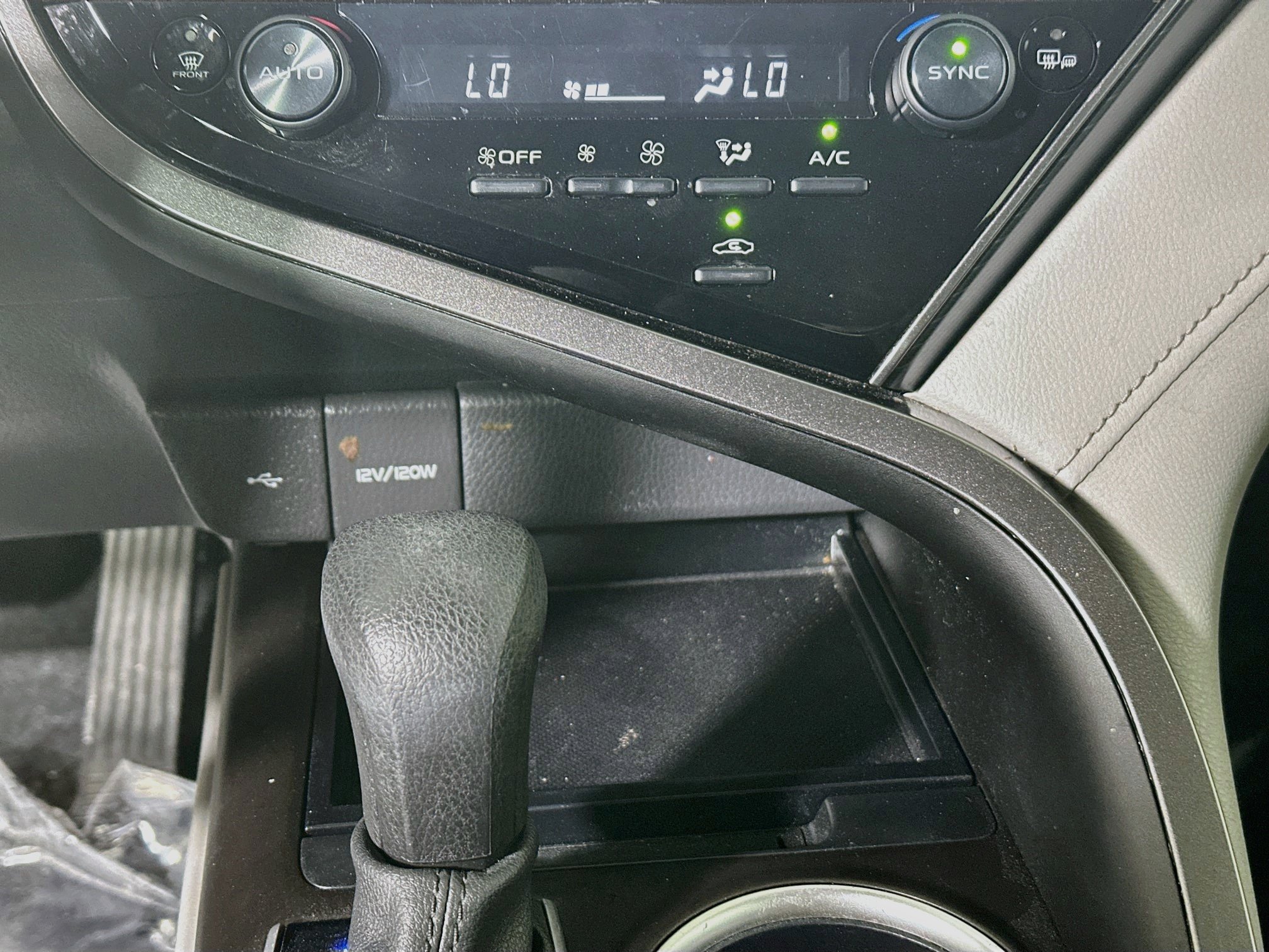 Used 2024 Toyota Camry LE w/ Convenience Package FWD image 23