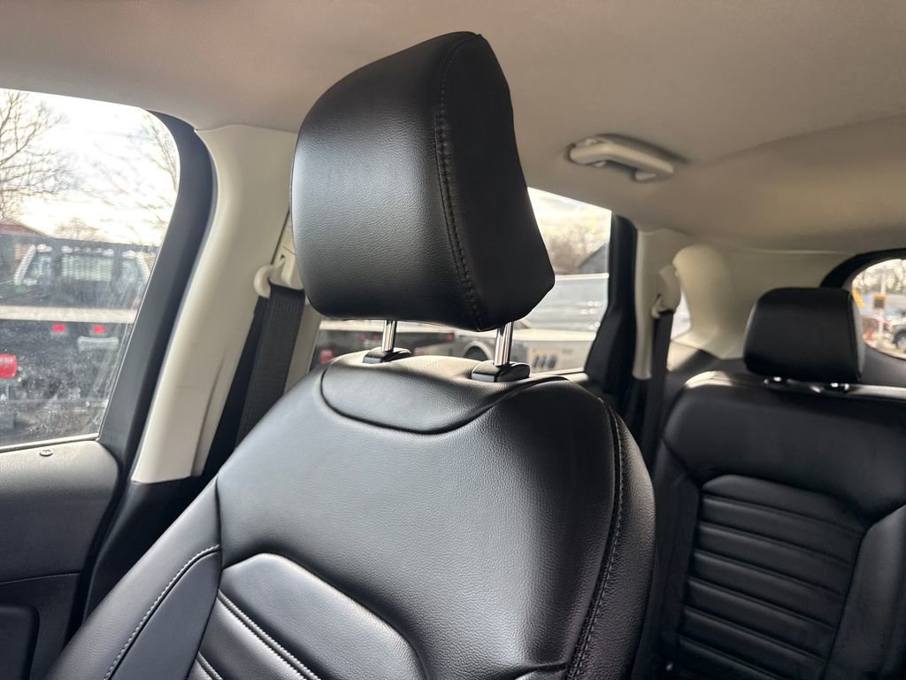 Used 2024 Ford Edge SEL w/ Convenience Package image 41