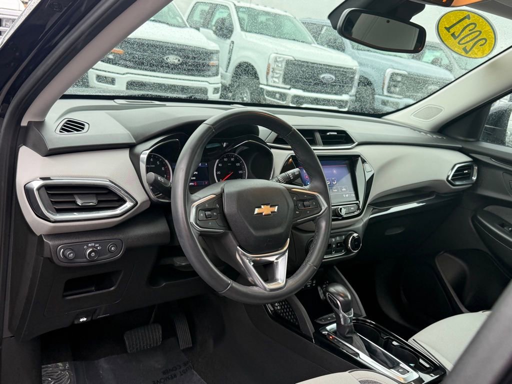 Used 2021 Chevrolet TrailBlazer LT w/ Sun and Liftgate Package image 4