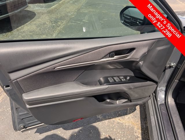 Used 2025 Toyota Camry LE AWD/4WD image 14