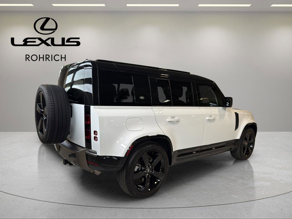 Used 2024 Land Rover Defender 110 X-Dynamic SE AWD/4WD image 6