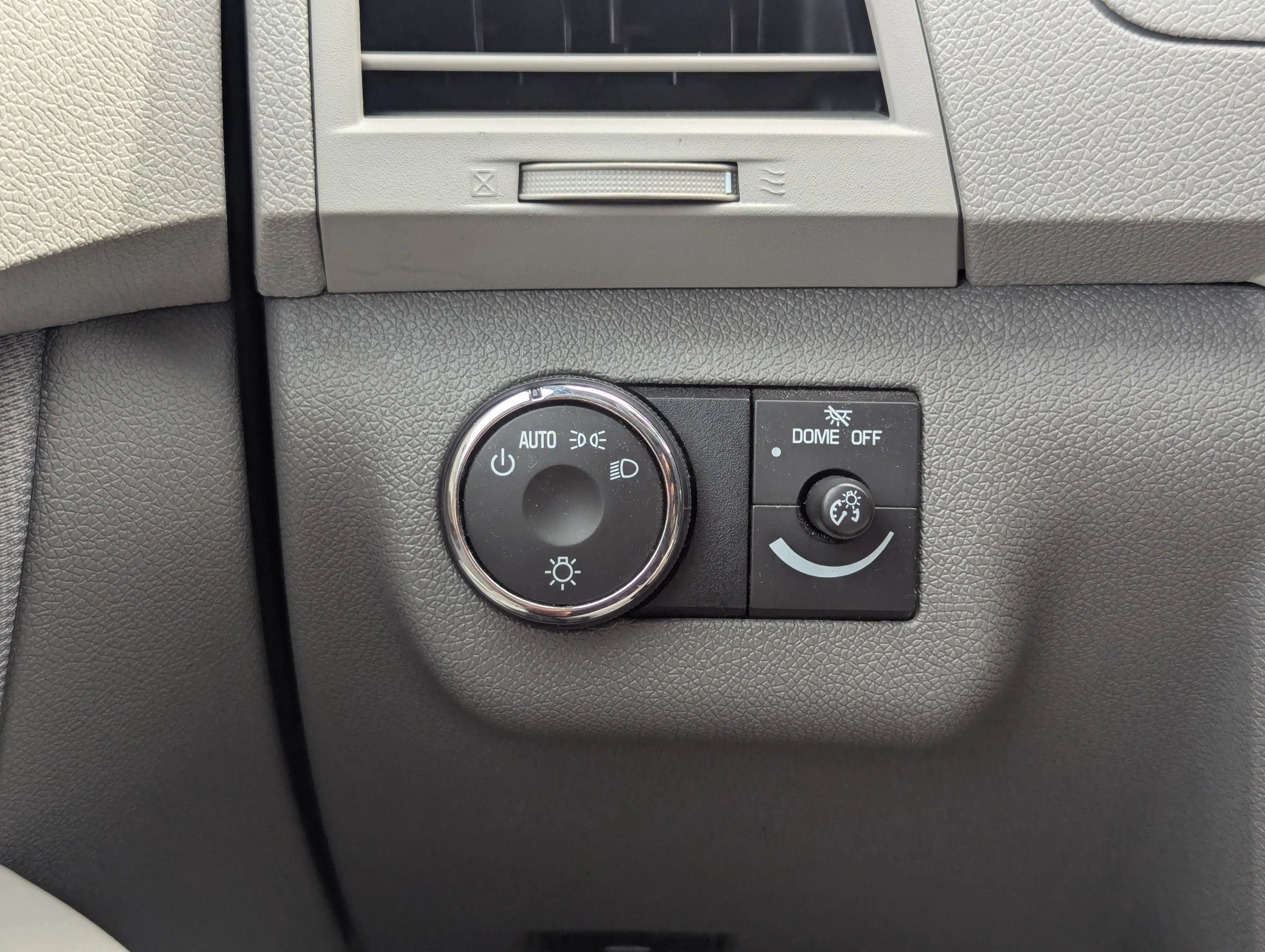 Used 2011 Chevrolet Traverse LS FWD image 21