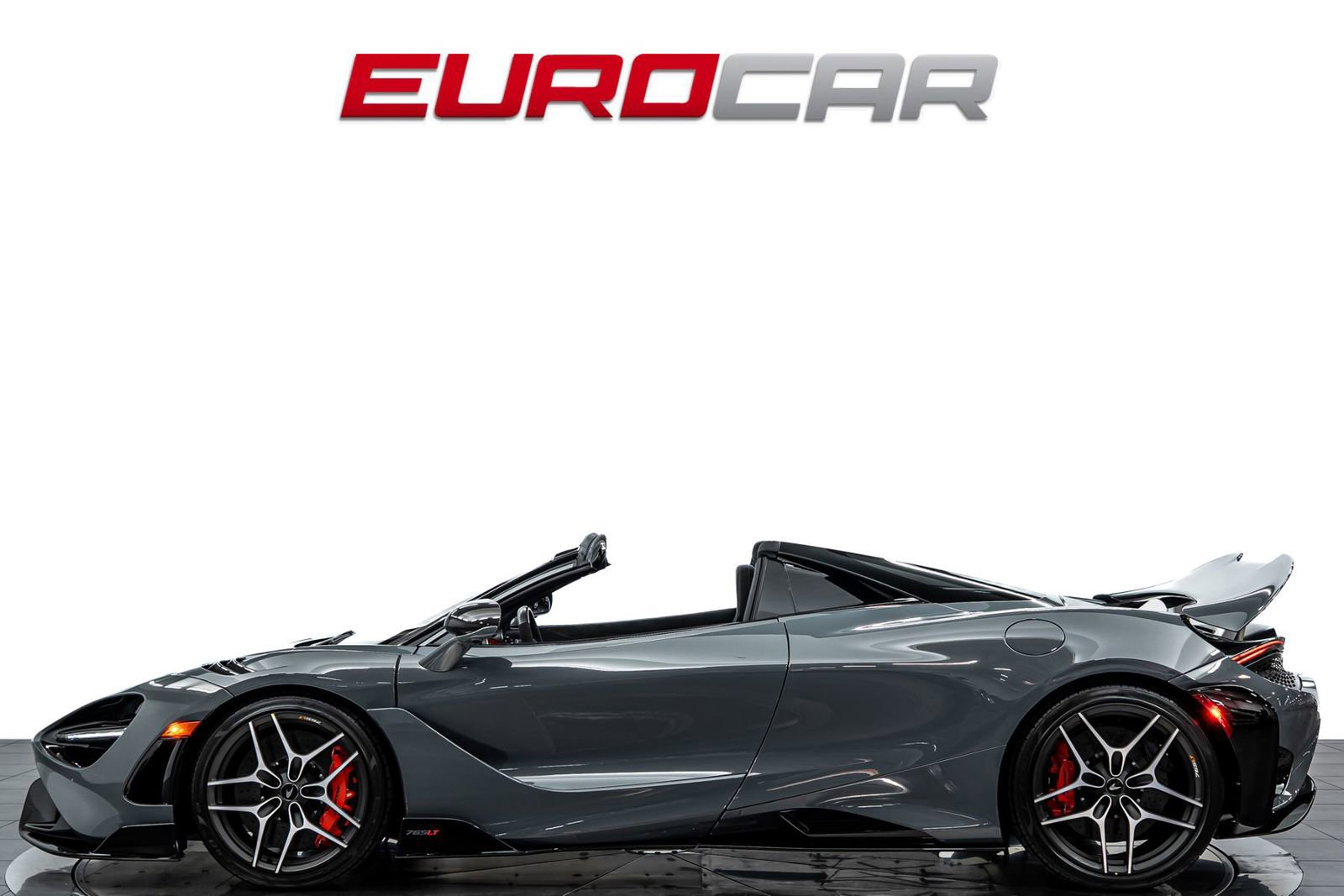 Used 2022 McLaren 765LT image 2