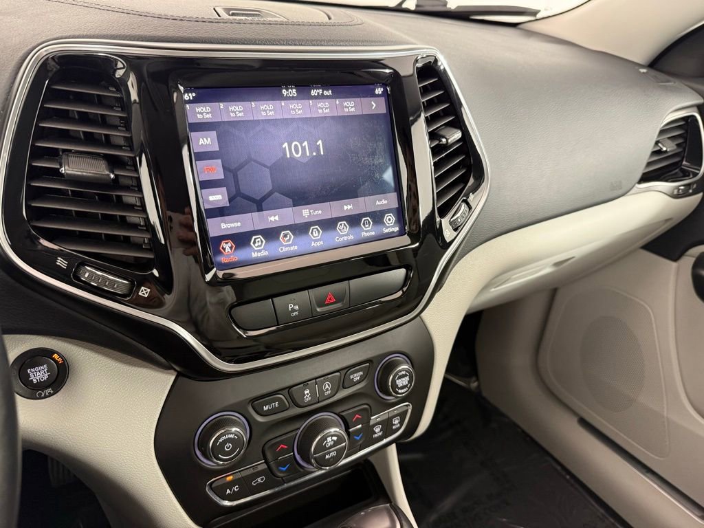 Used 2019 Jeep Cherokee Limited image 28