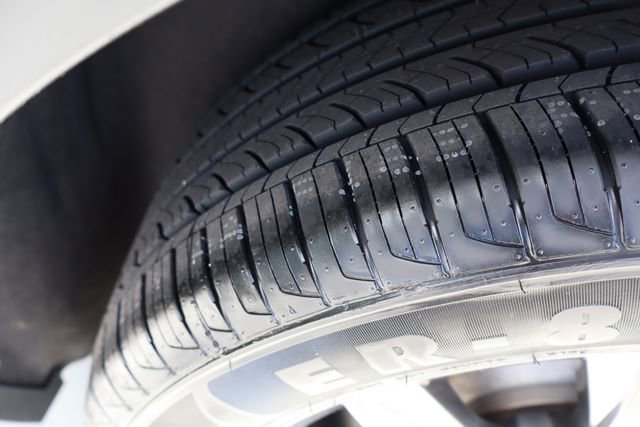 Used 2022 Volkswagen Tiguan SE image 46