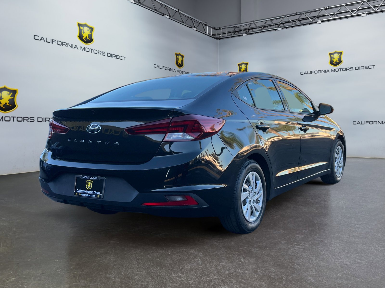 Used 2020 Hyundai Elantra SE FWD image 5