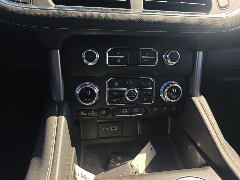 Used 2023 GMC Yukon XL SLT w/ SLT Luxury Package AWD/4WD image 15