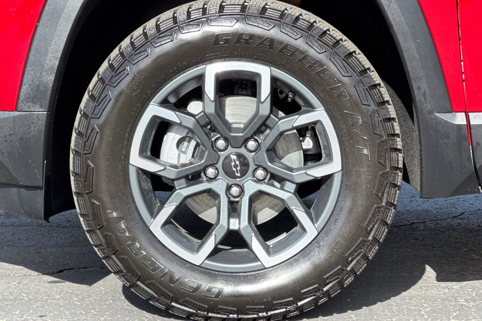 New 2025 Chevrolet Equinox ACTIV image 26