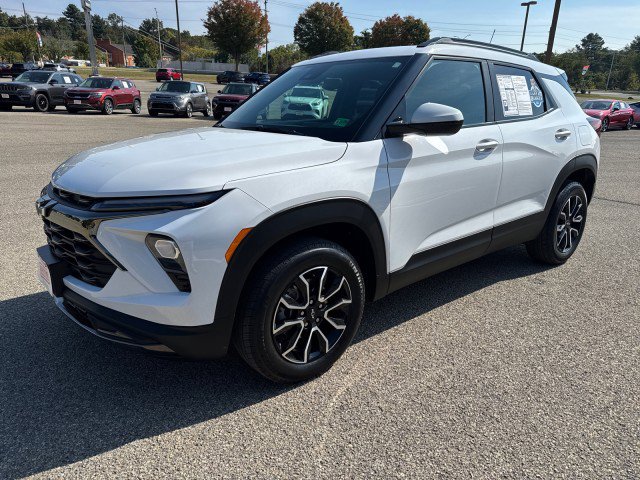 Used 2024 Chevrolet TrailBlazer ACTIV w/ Driver Confidence Package image 1