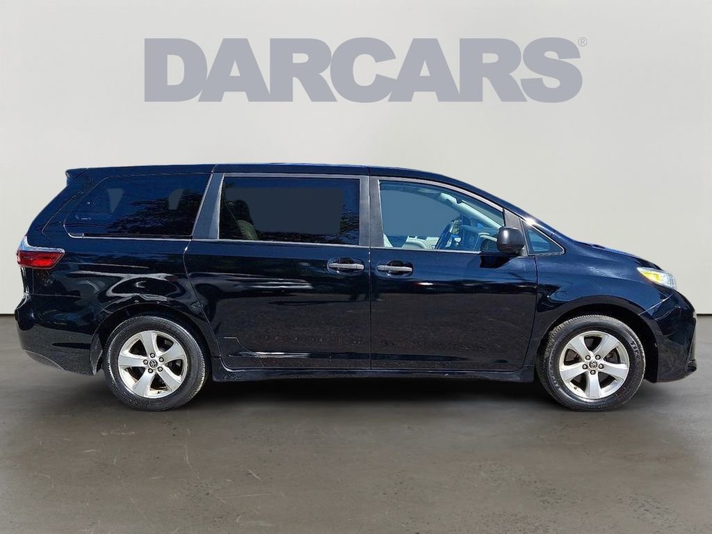 Used 2020 Toyota Sienna L image 6