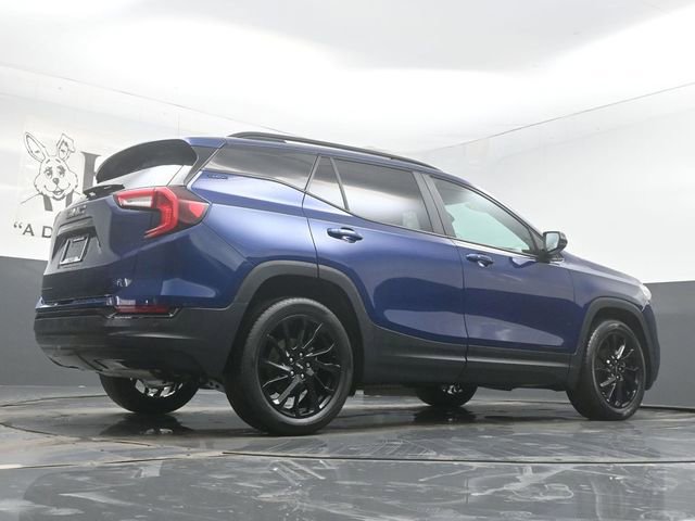 Used 2023 GMC Terrain SLE w/ Driver Convenience Package image 33