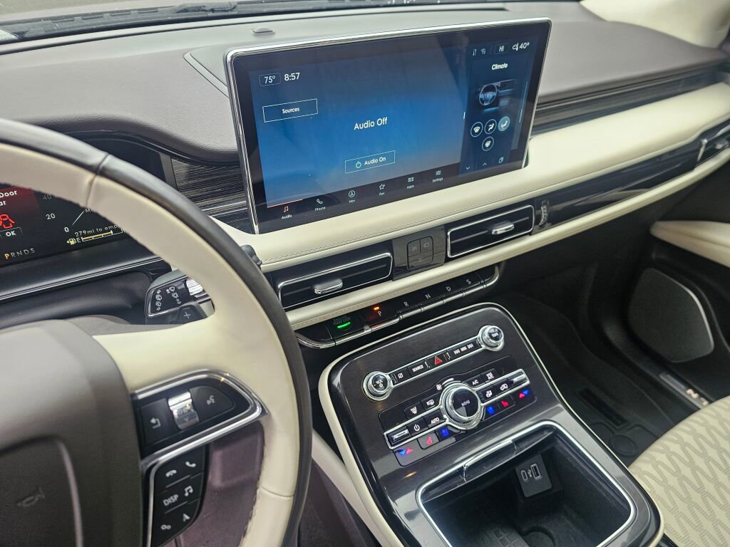 Used 2022 Lincoln Nautilus Black Label w/ Class II Trailer Tow Package image 23