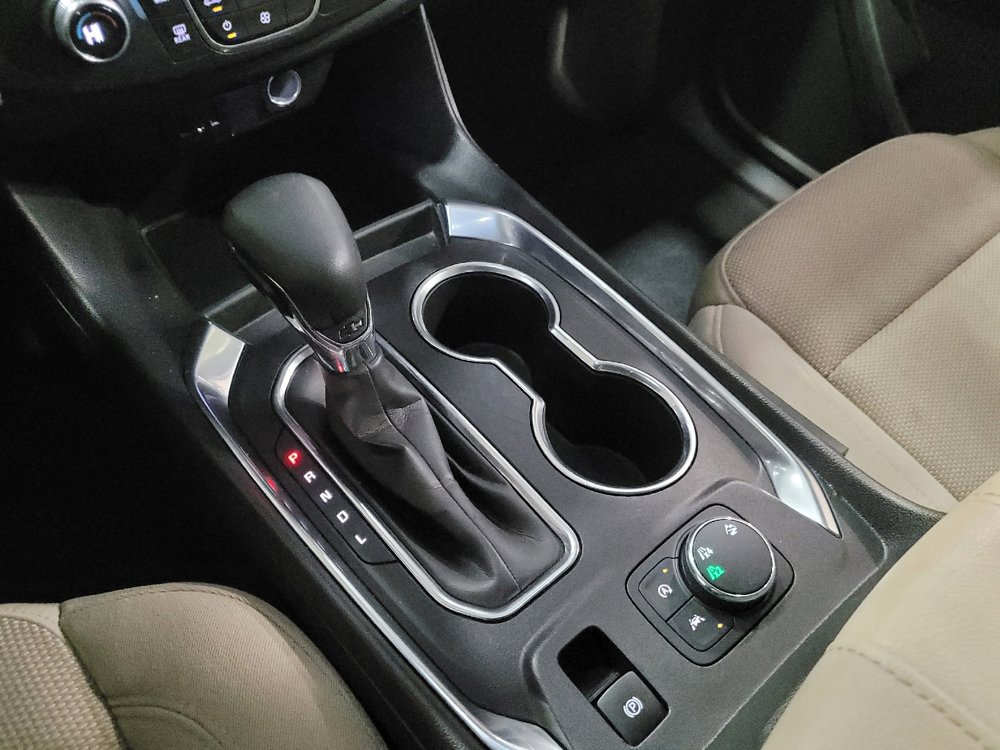 Used 2022 Chevrolet Traverse LS image 26