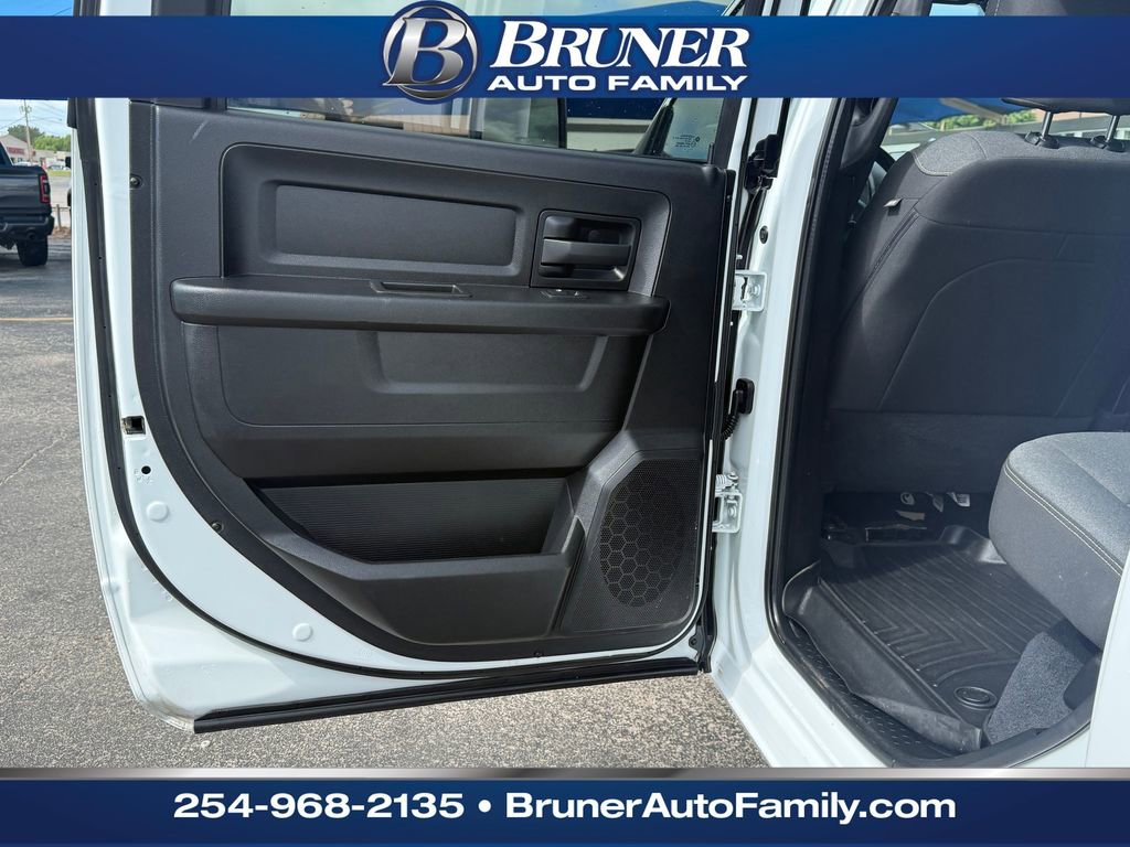 Used 2024 RAM 3500 Tradesman w/ Chrome Appearance Group AWD/4WD image 11