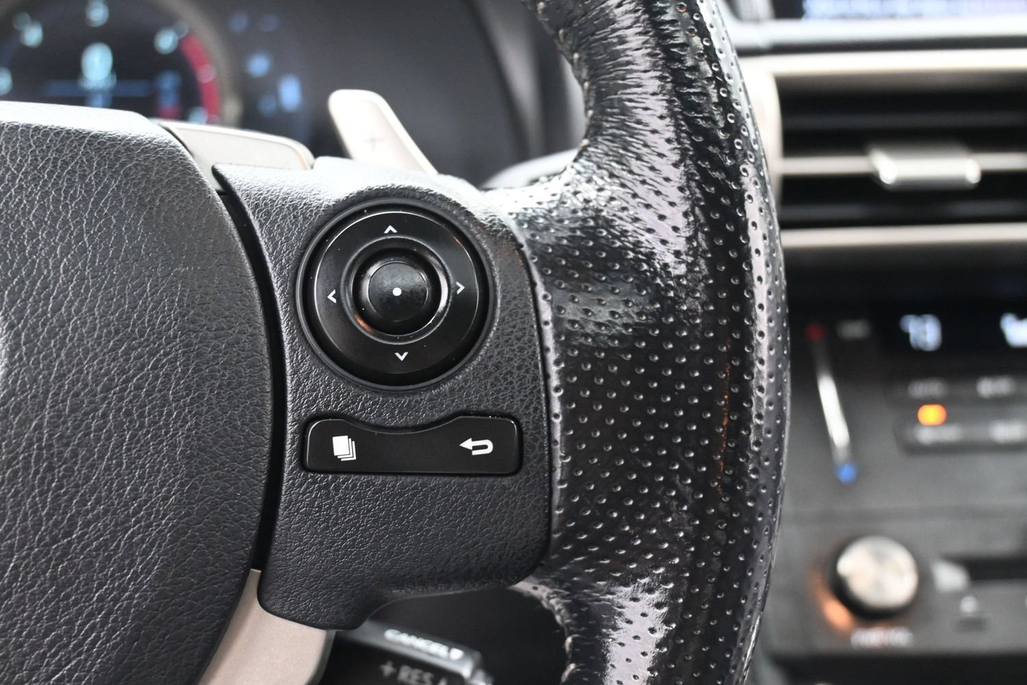 Used 2016 Lexus IS 200t RWD image 23