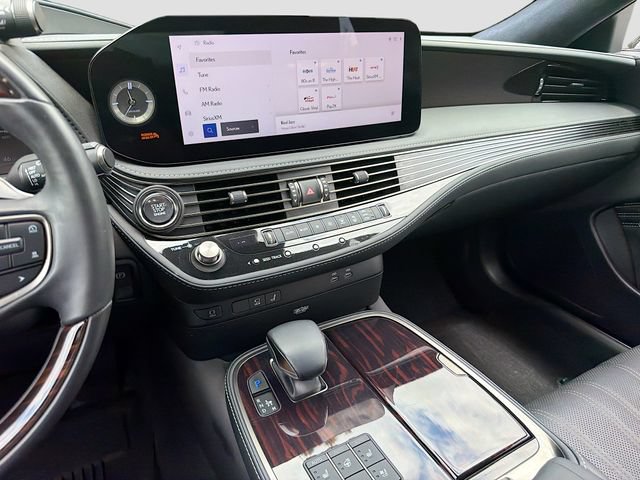 Used 2024 Lexus LS 500 w/ Interior Upgrade Package RWD image 27