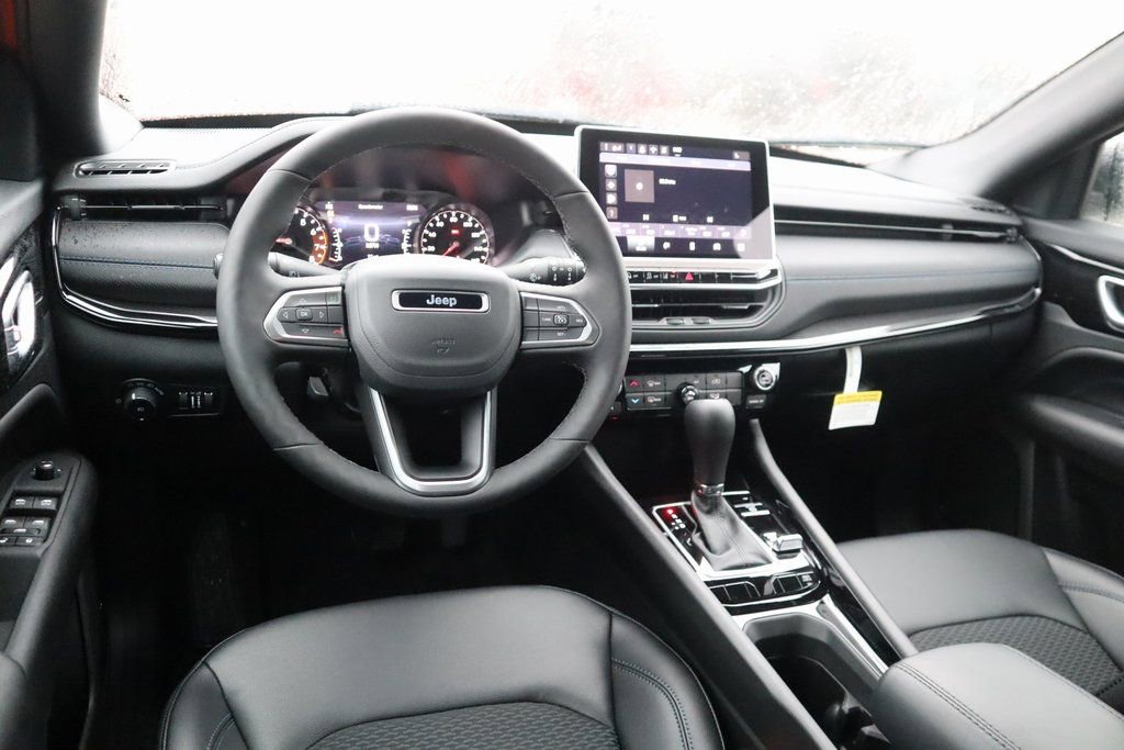 New 2026 Jeep Compass Latitude AWD/4WD image 2