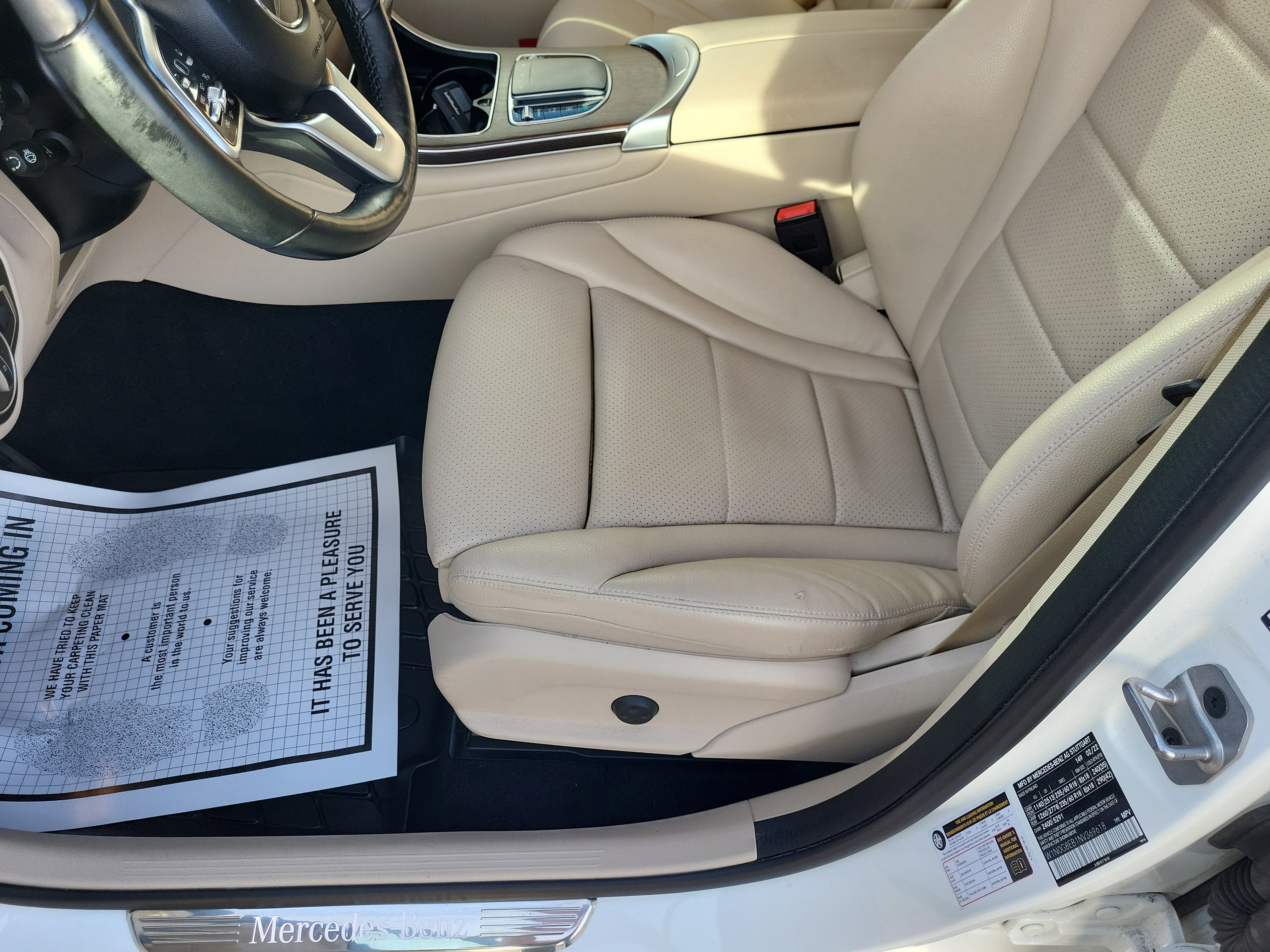 Used 2022 Mercedes-Benz GLC 300 4MATIC image 4