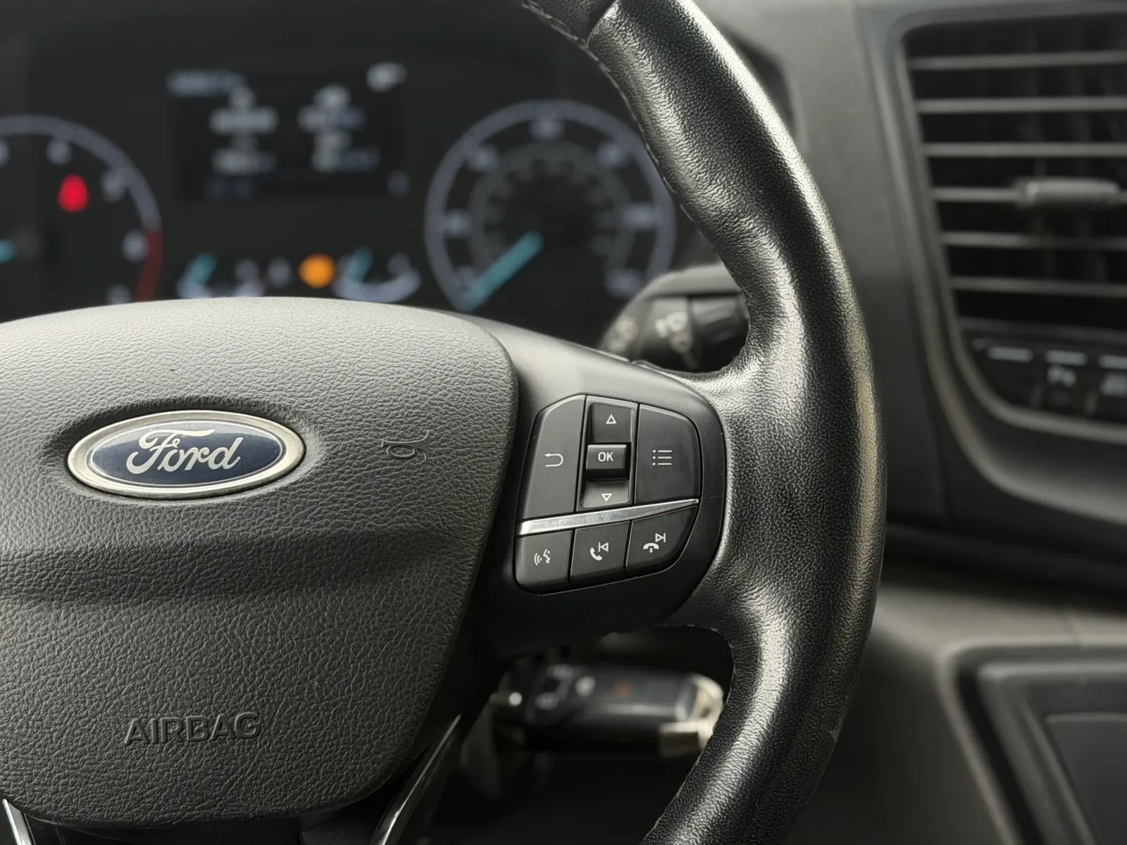 Used 2020 Ford Transit 350 XLT AWD/4WD image 23