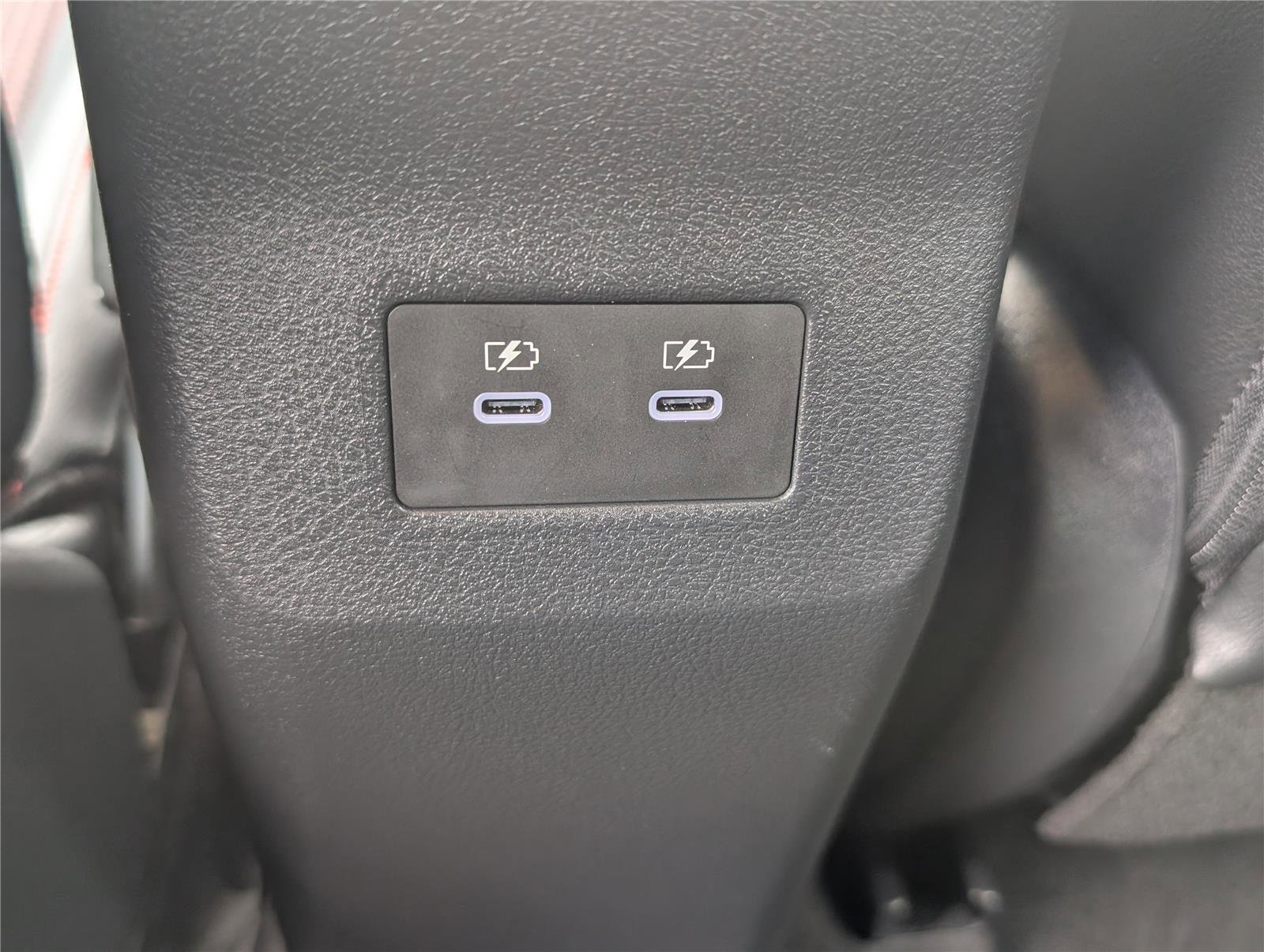 Used 2025 Nissan Kicks SR AWD/4WD image 15