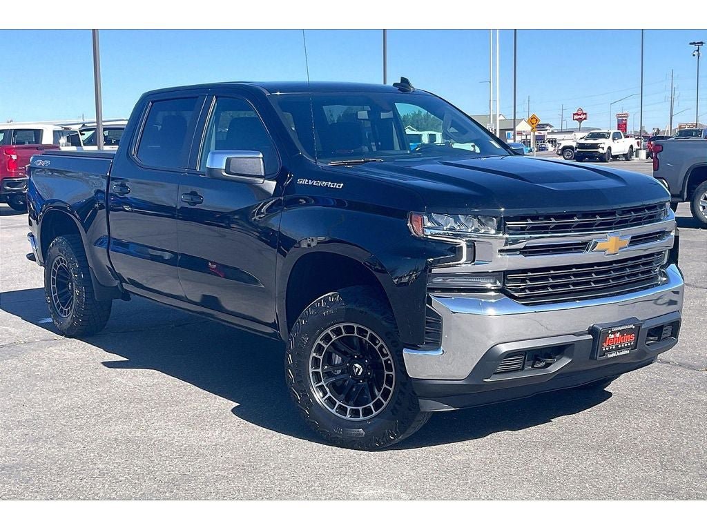 Used 2021 Chevrolet Silverado 1500 LT AWD/4WD image 2