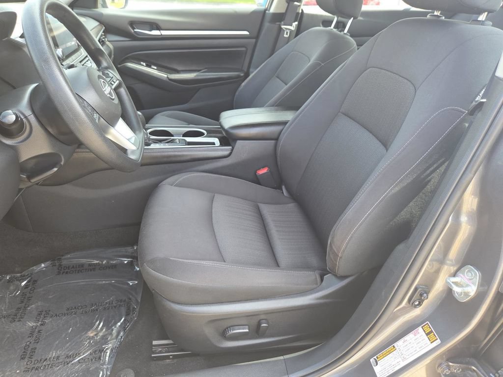 Used 2023 Nissan Altima 2.5 SV FWD image 18