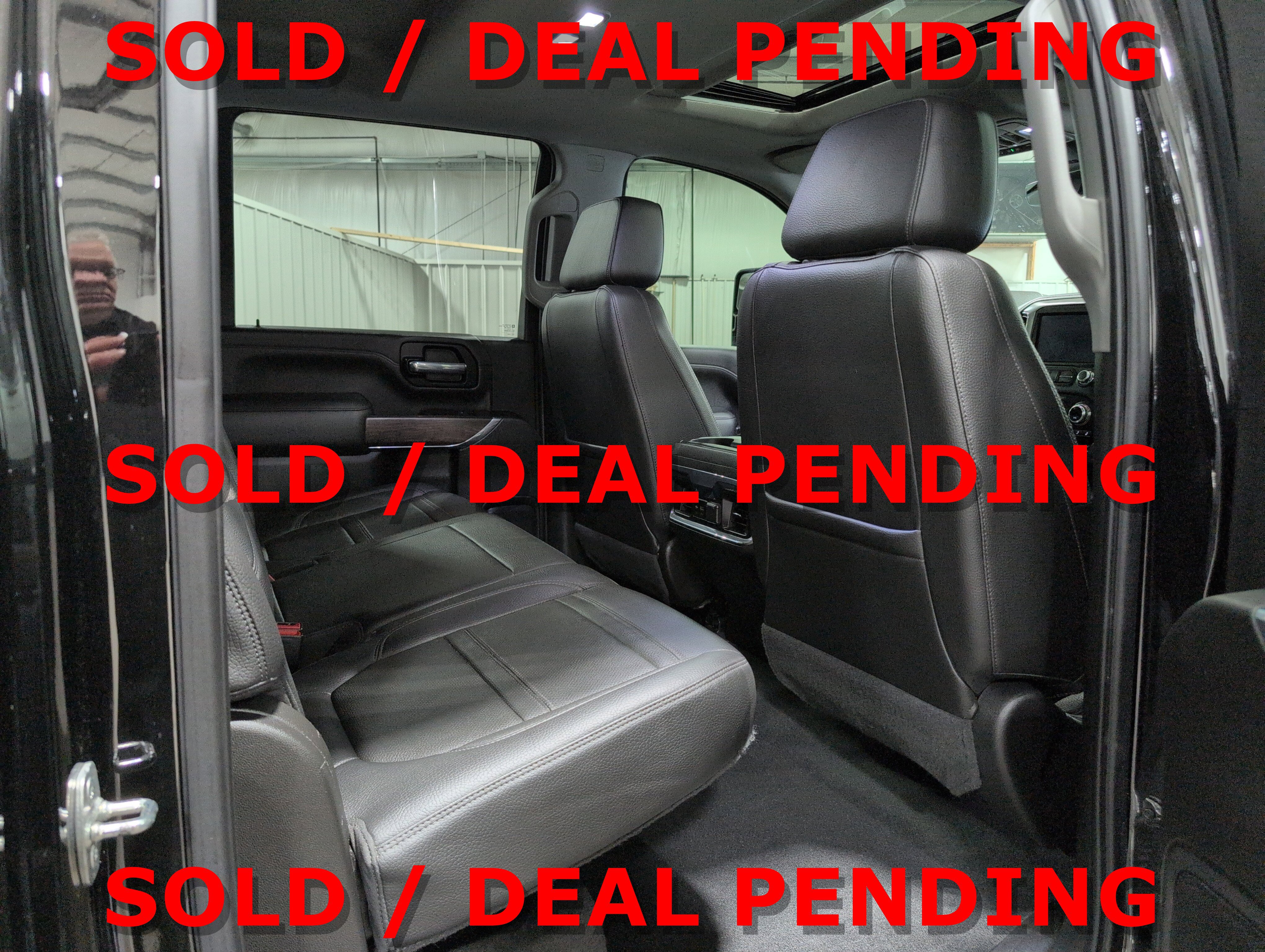 Used 2022 GMC Sierra 2500 Denali w/ Denali Black Diamond Edition AWD/4WD image 11