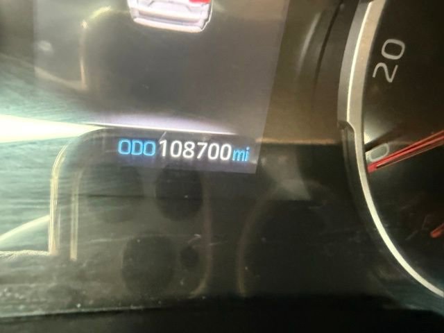 Used 2021 Toyota RAV4 XLE w/ Convenience Package image 10
