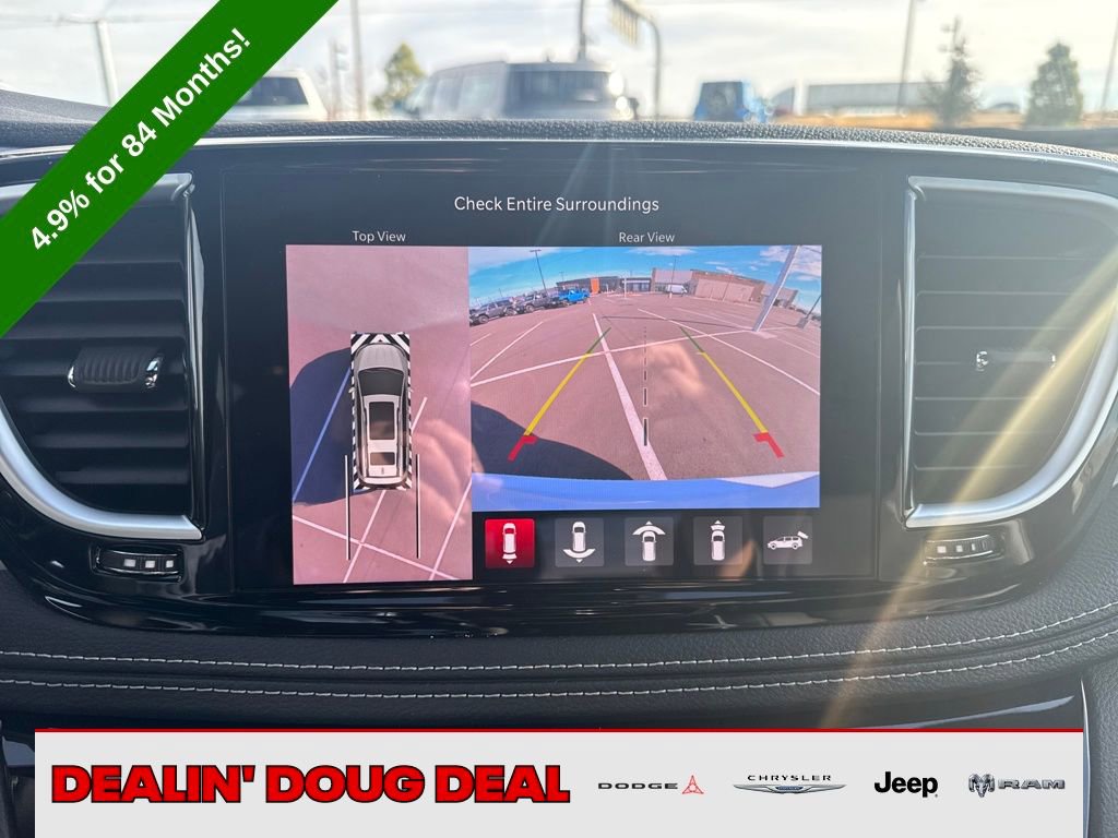 New 2026 Chrysler Pacifica Limited image 18