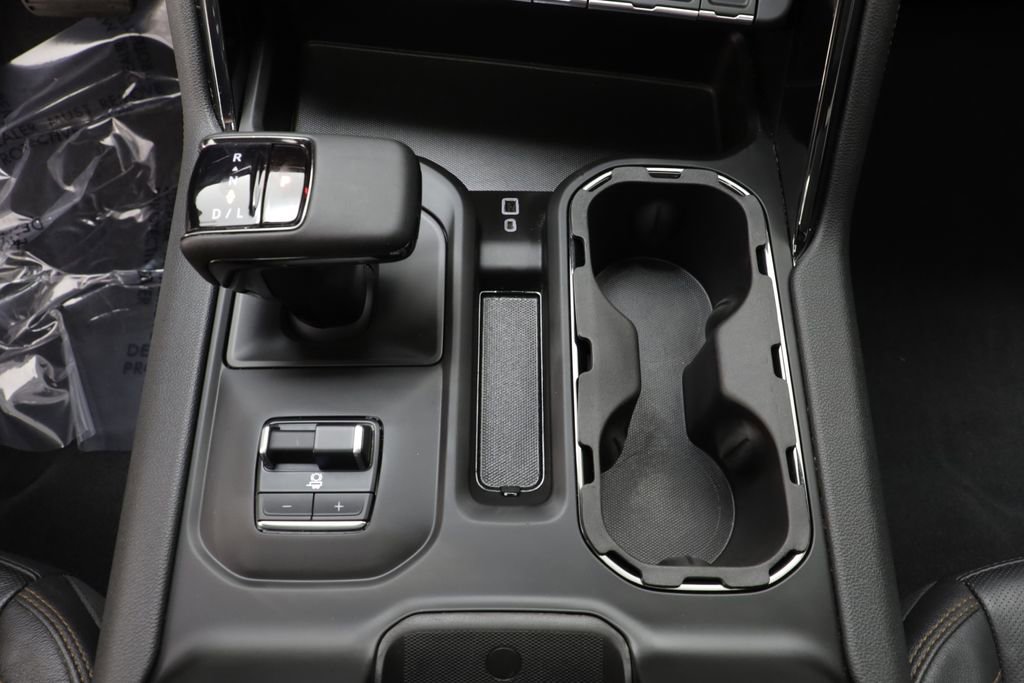 Used 2023 GMC Sierra 1500 AT4 w/ Technology Package image 12