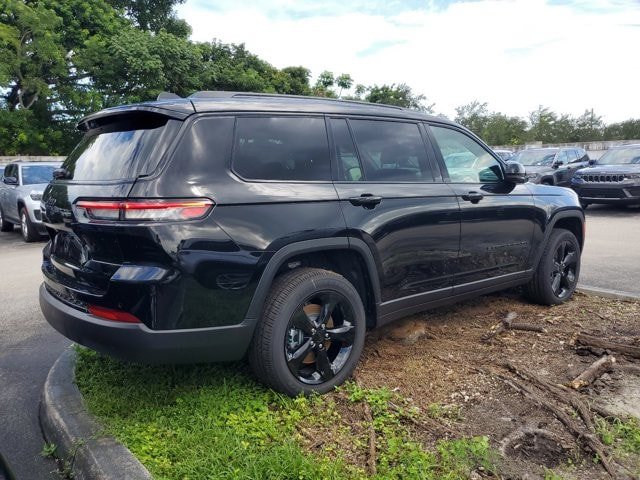New 2024 Jeep Grand Cherokee L Altitude RWD image 4