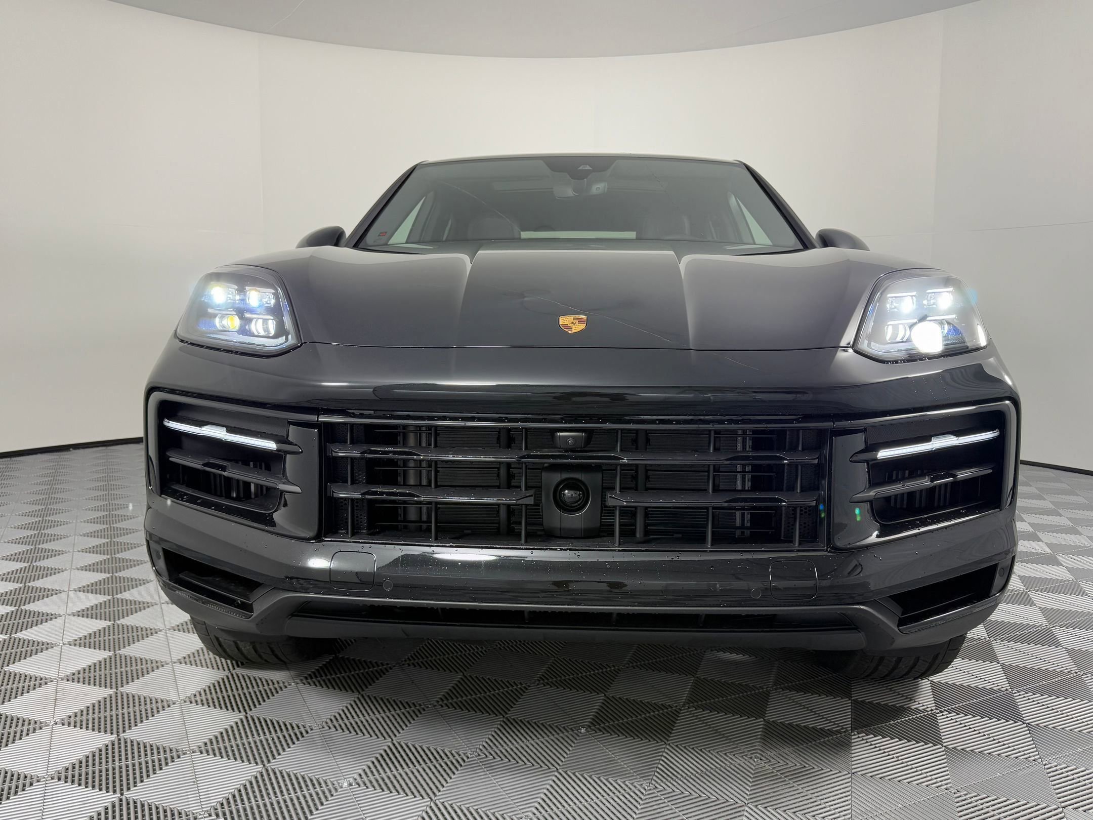 Certified 2026 Porsche Cayenne Coupe AWD/4WD image 6
