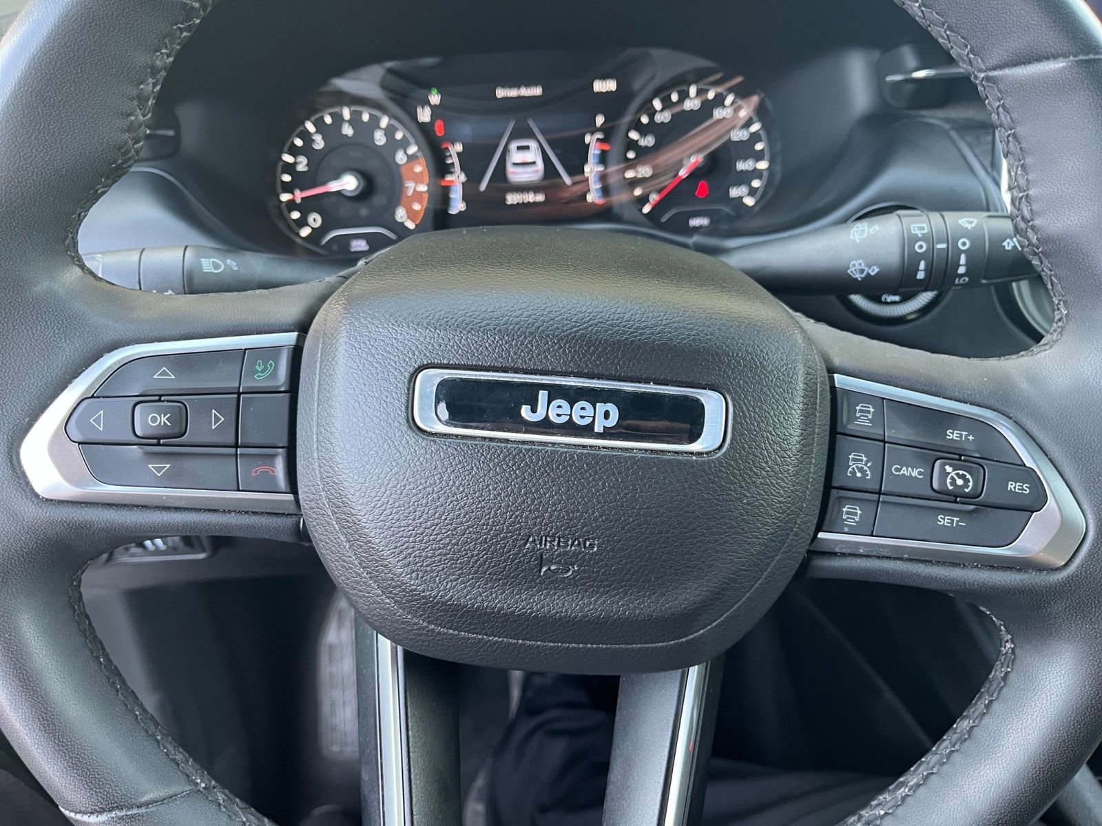 Used 2023 Jeep Compass Limited image 28