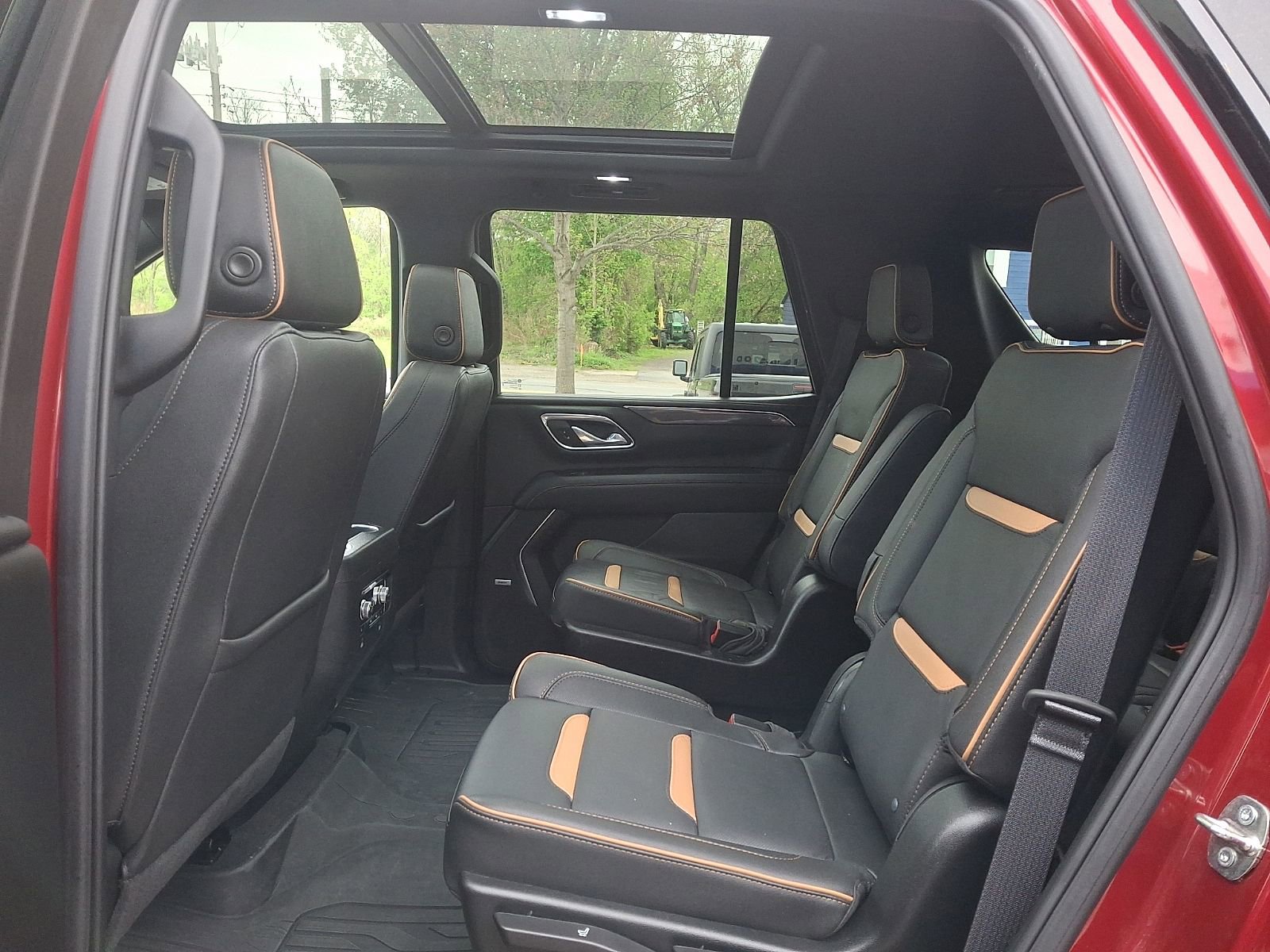 Used 2023 GMC Yukon AT4 w/ LPO, Floor Liner Package AWD/4WD image 11