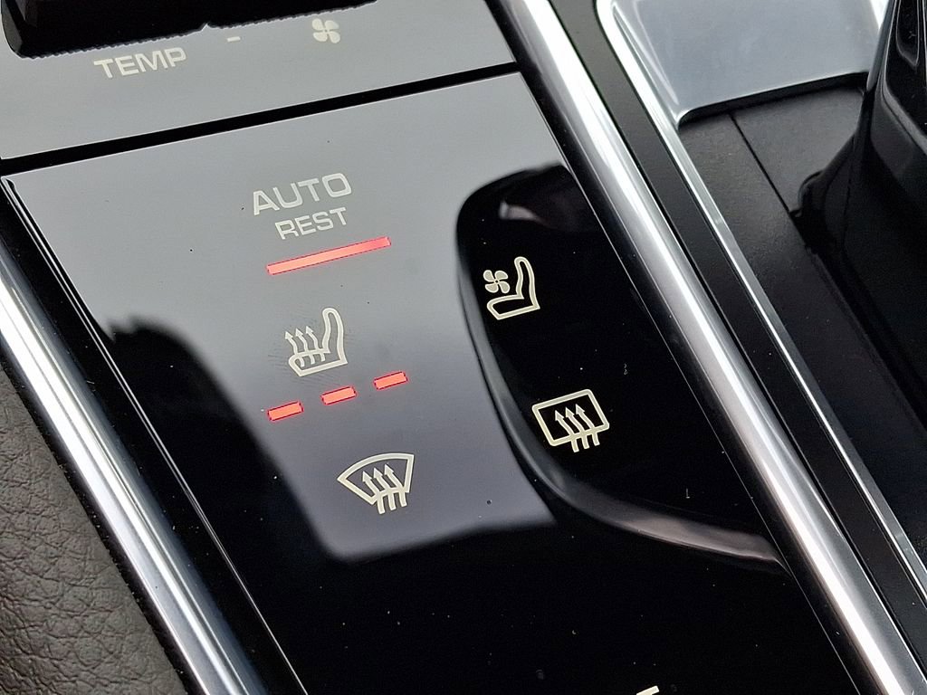 Used 2022 Porsche Panamera 4 Platinum Edition image 26