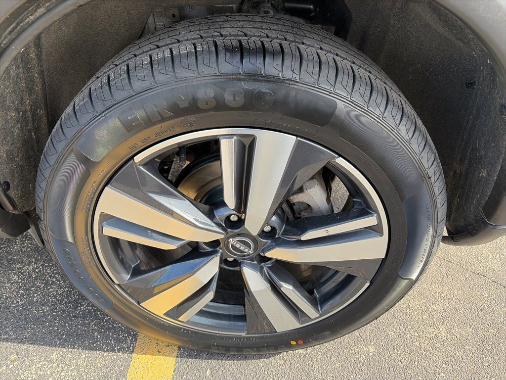 Used 2023 Nissan Rogue SL w/ SL Premium Package image 37