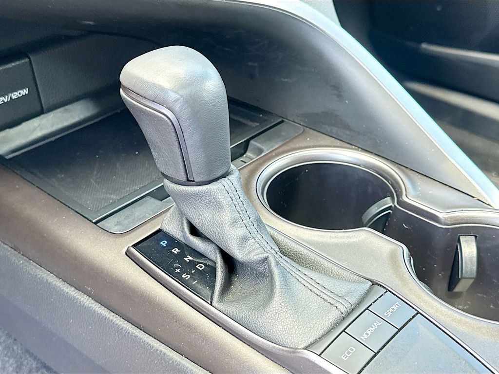 Used 2024 Toyota Camry SE FWD image 13