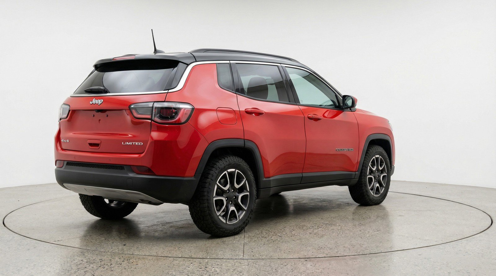 Used 2025 Jeep Compass Trailhawk image 9
