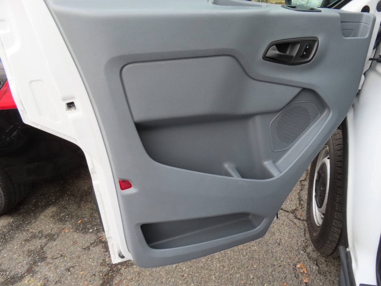 Used 2016 Ford Transit 250 130 Low Roof image 22