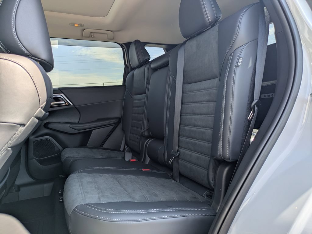 New 2025 Mitsubishi Outlander SE AWD/4WD image 14