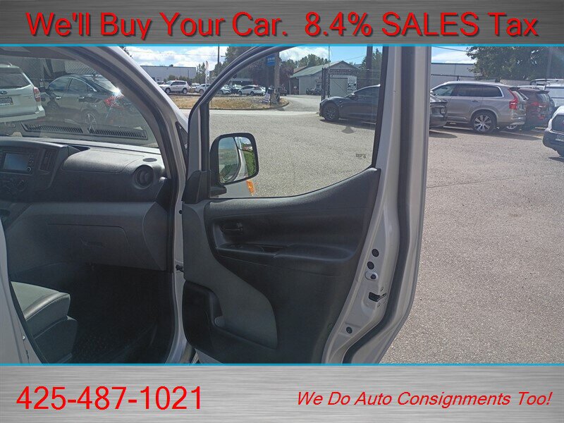 Used 2017 Chevrolet City Express LT w/ Technology Package FWD image 11