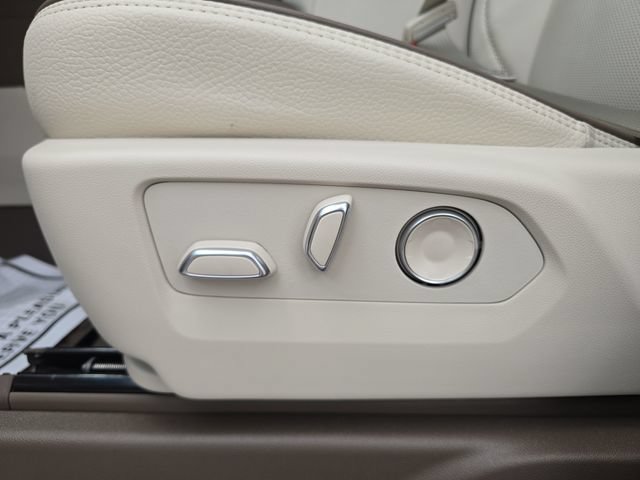 New 2026 GMC Yukon Denali w/ Denali Reserve Package AWD/4WD image 19