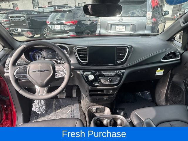 Used 2026 Chrysler Pacifica Select FWD image 9