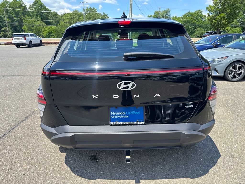 Certified 2025 Hyundai Kona SE AWD/4WD image 5