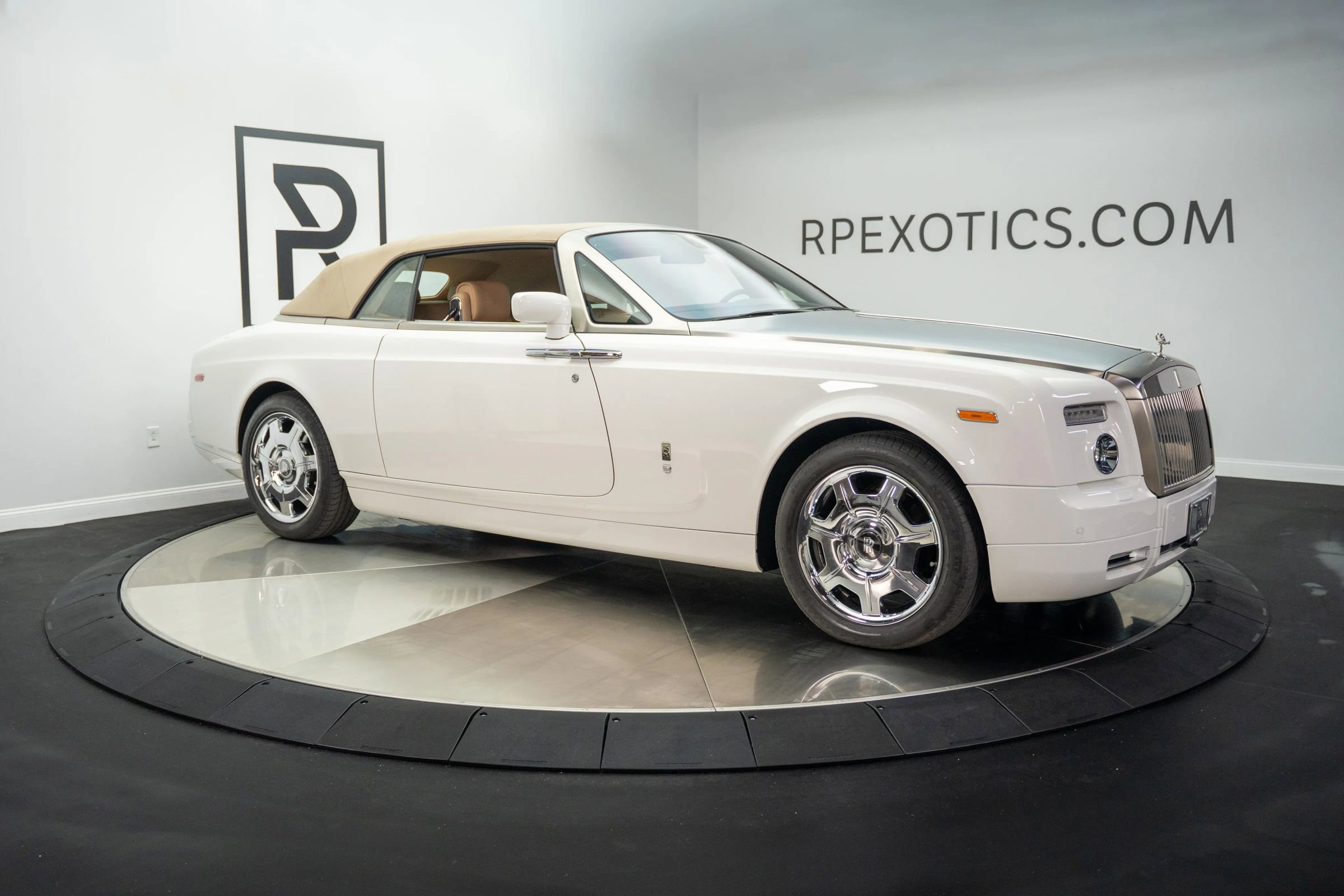 Used 2009 Rolls-Royce Phantom Drophead Coupe image 11