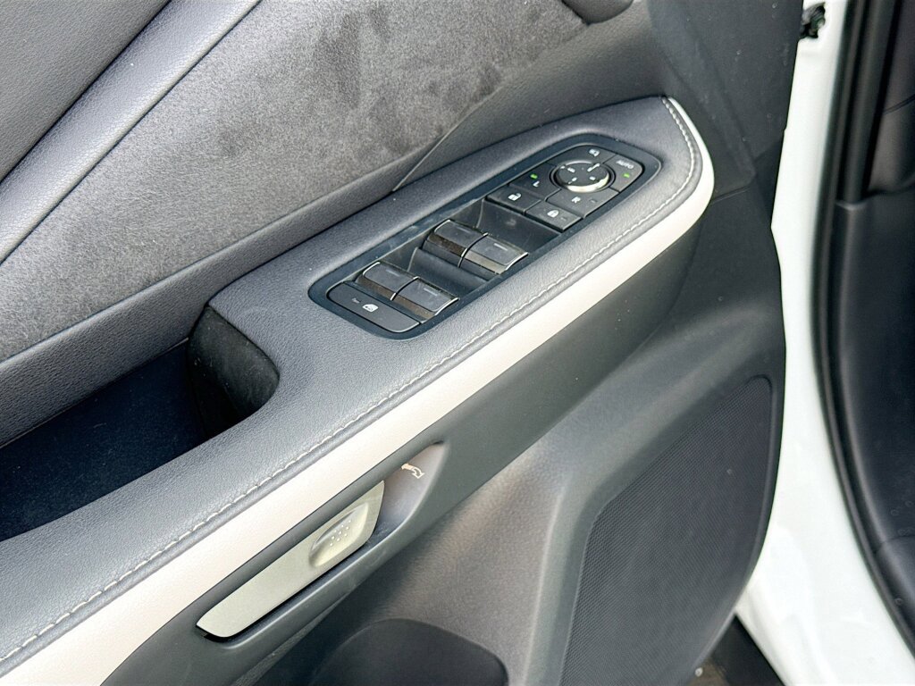 New 2026 Lexus TX 500h AWD image 8