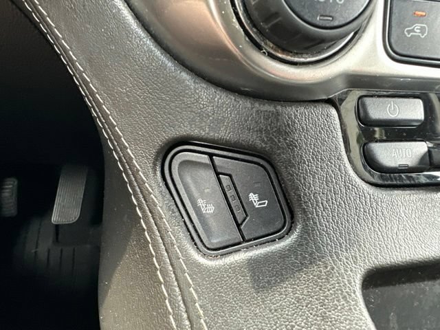 Used 2019 Chevrolet Suburban LT AWD/4WD image 38